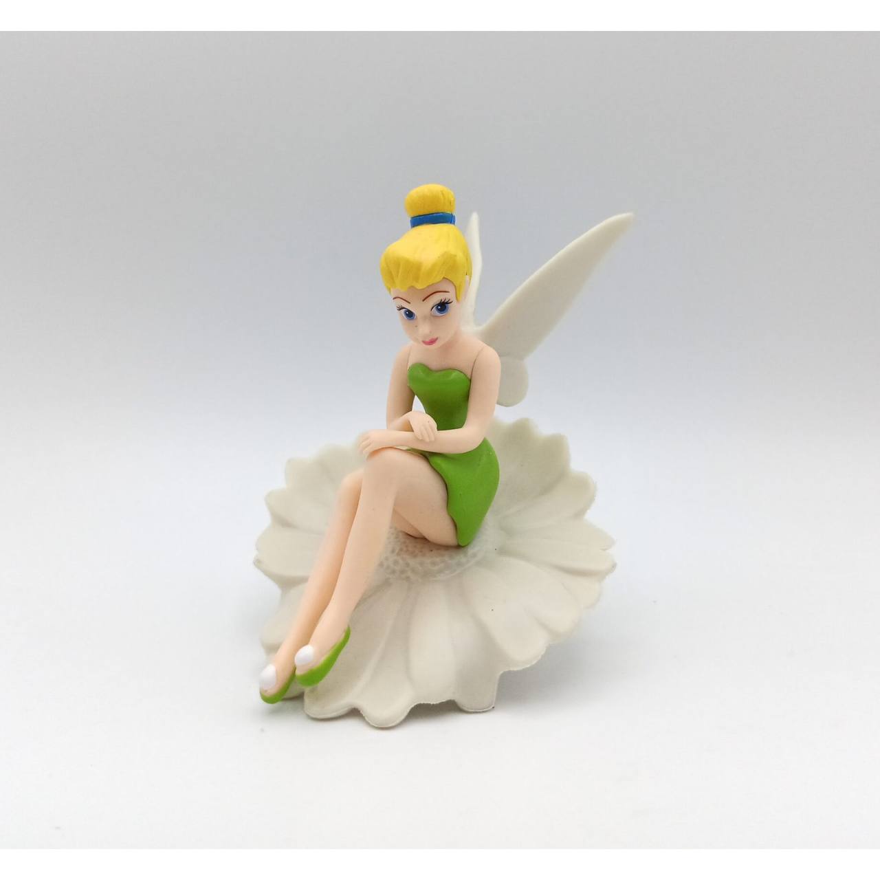 فیگور تینکربل نشسته